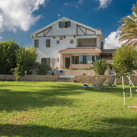 Ferienvilla Jo Fuer 10 Personen In Paralini Tatil Evi *